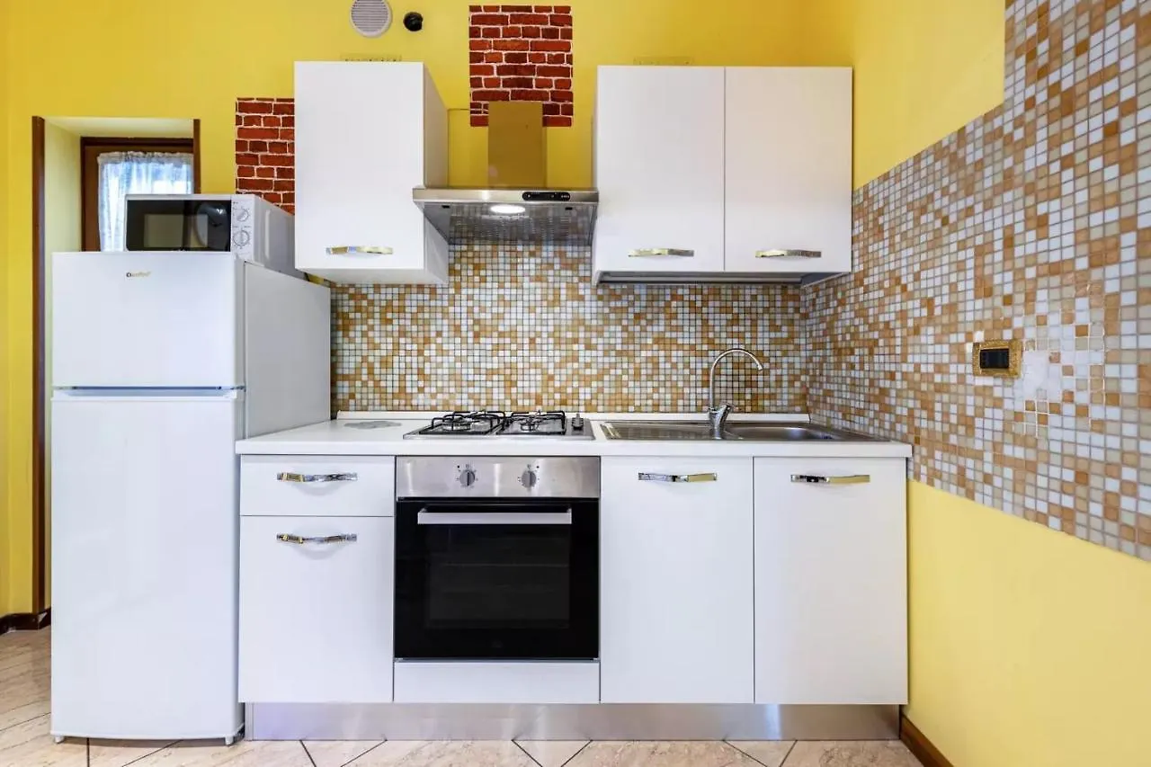 Civico 22 Apartment Peschiera del Garda Italy
